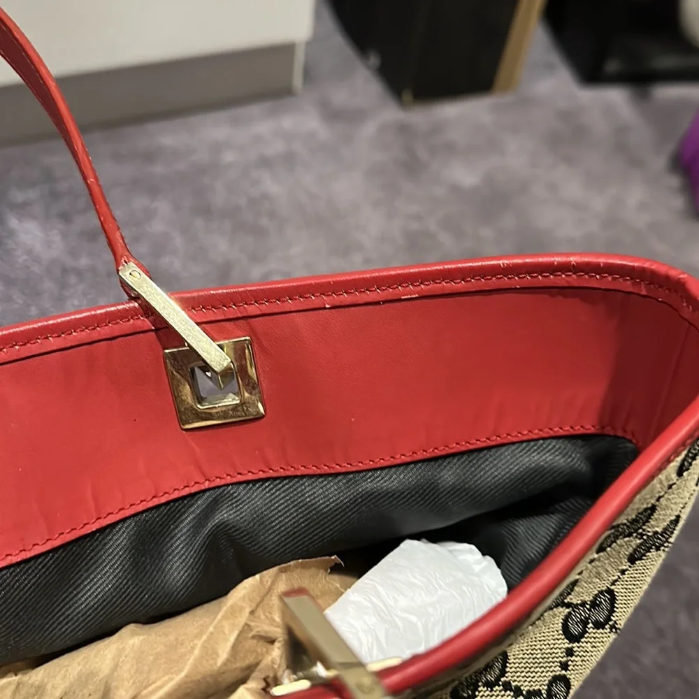 Gucci Signature Print Canvas Tote with red leather handles and trim. - Picture 9 of 17